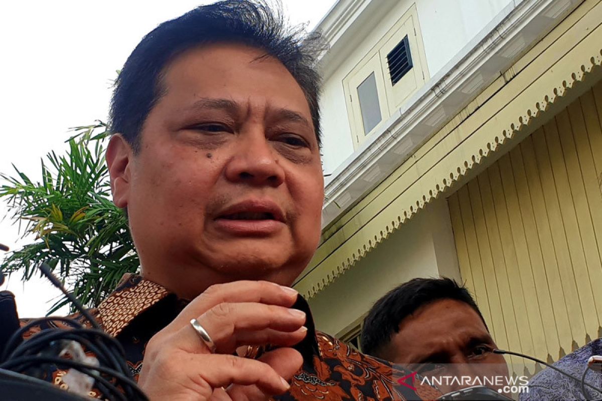 Tiga tokoh Golkar dukung Airlangga jabat Ketua Umum