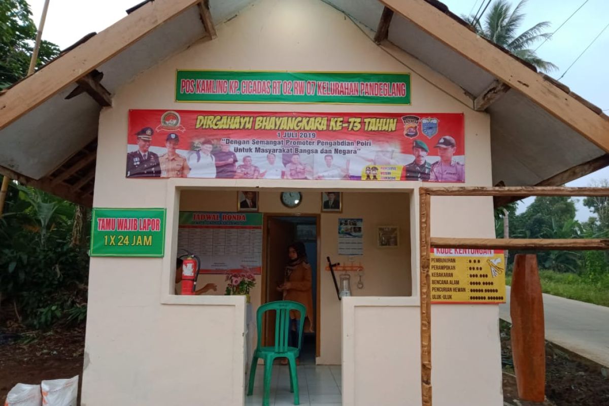 Siskamling Kampung Cicadas ditinjau Tim Polda Banten