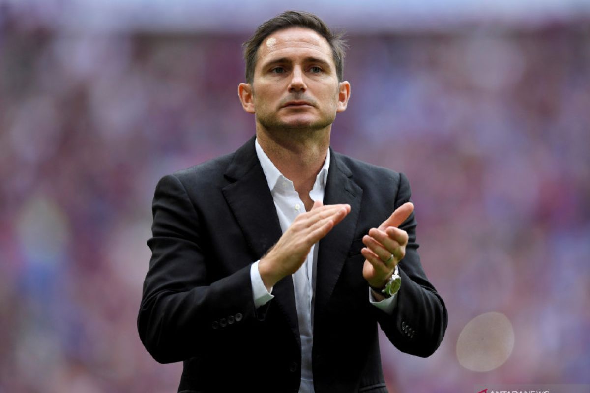 Derby persilahkan Chelsea lanjutkan pembicaraan dengan Frank Lampard