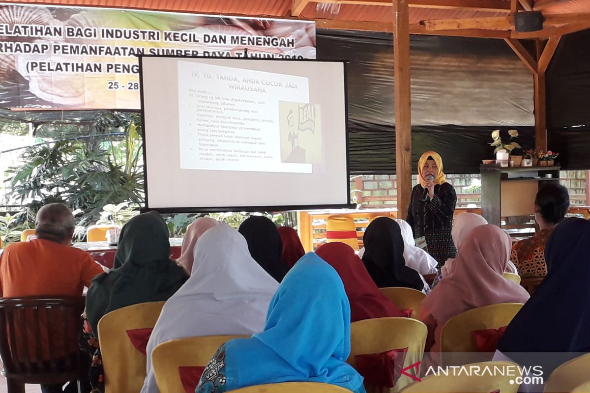 Pemkab Bangka Barat gelar pelatihan mengolah ikan