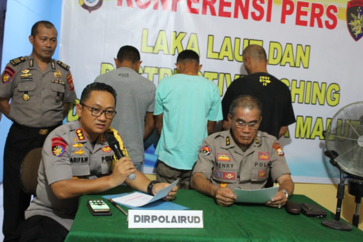 Polisi tetapkan tiga tersangka bom ikan di Malut