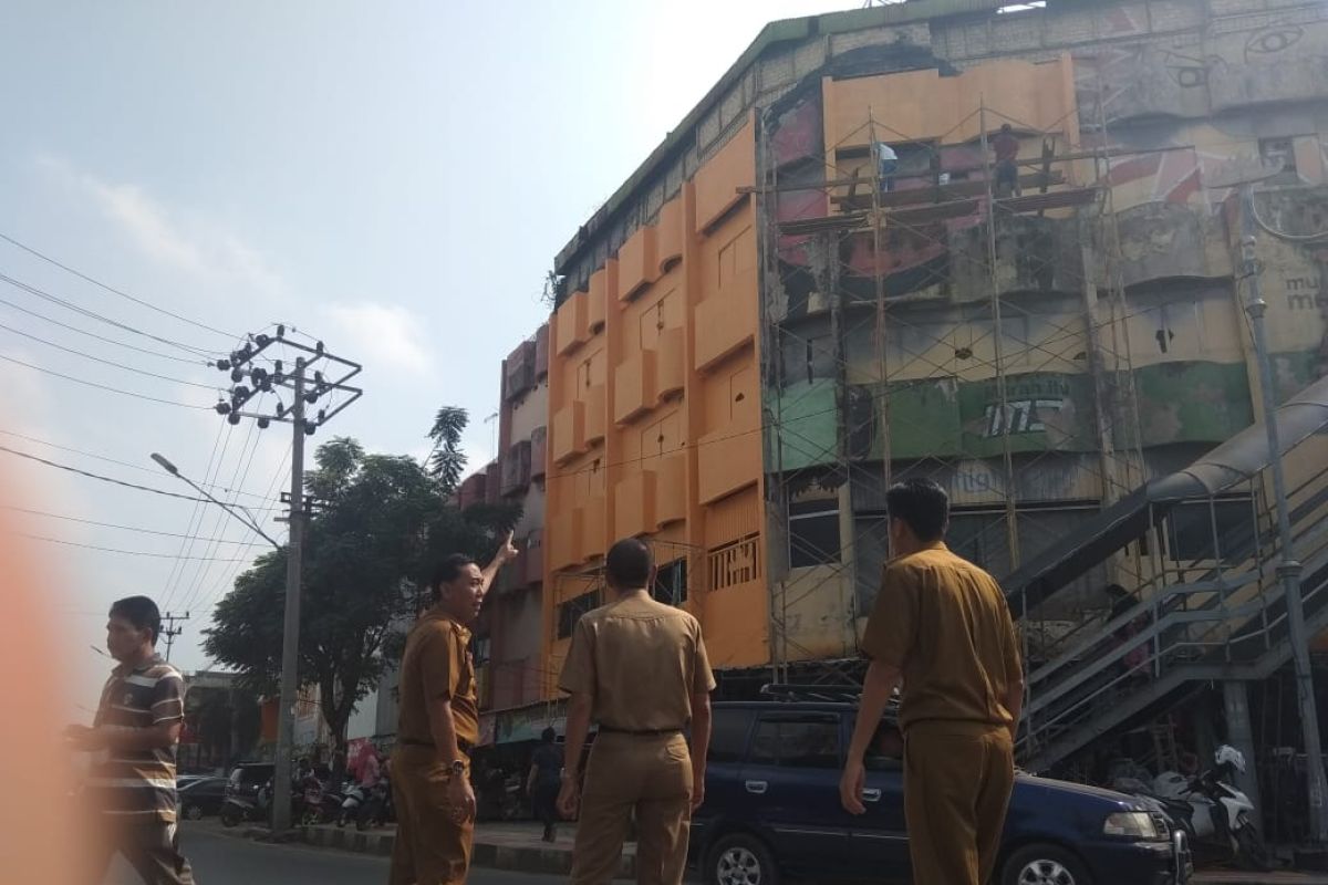 Pemkot Bandarlampung cat ruko kusam