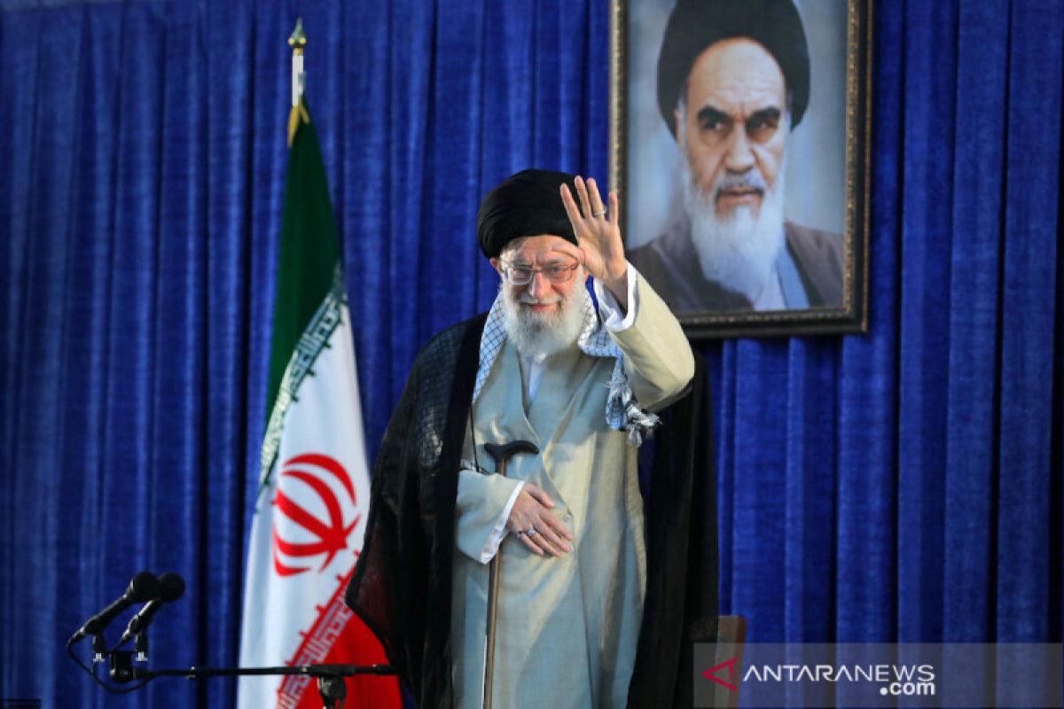 Khamenei janji Iran akan balas "pembajakan" tanker oleh Inggris