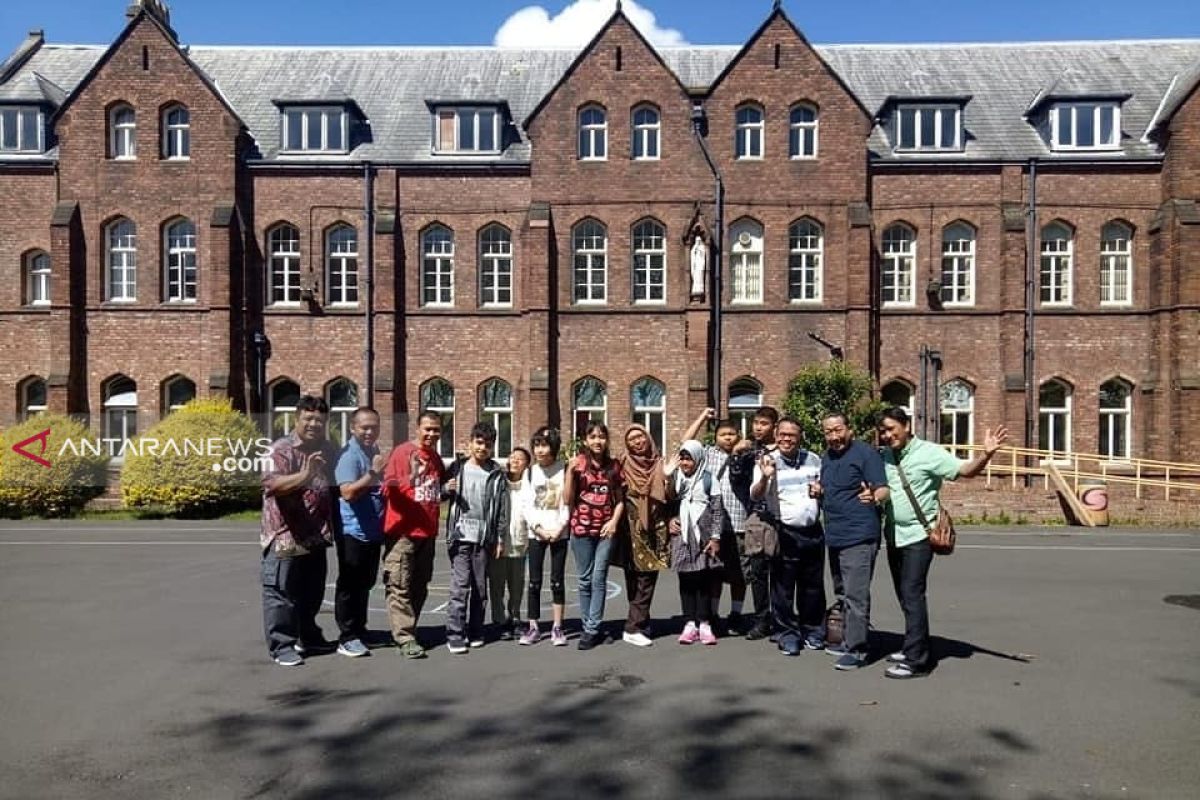 Catatan perjalanan Delegasi Pendidikan Surabaya ke St. Vincent School Liverpool