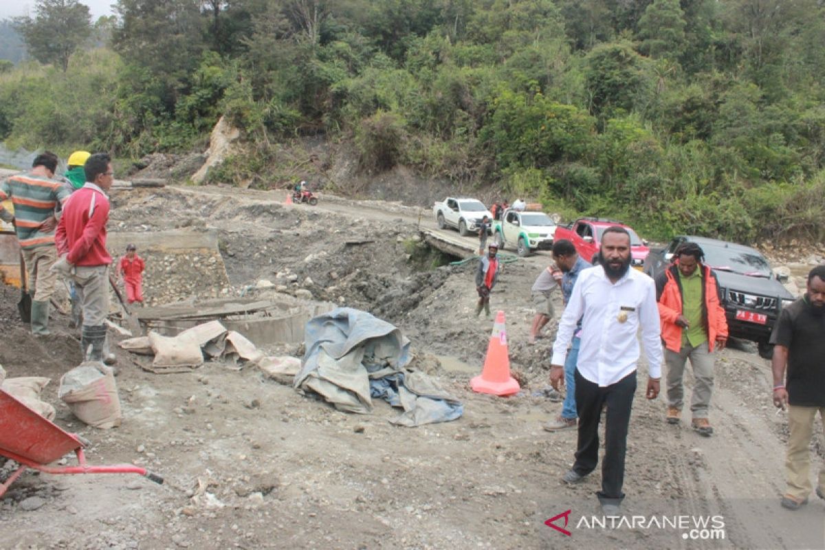 Wabup Yalimo kawal pembangunan jalan transPapua