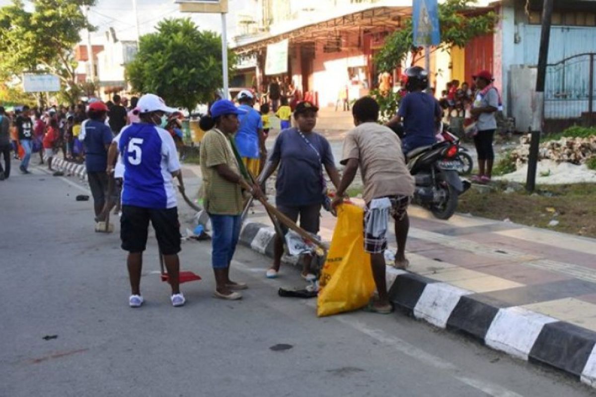 Pelarangan kantong plastik efektif kurangi limbah di Biak Numfor