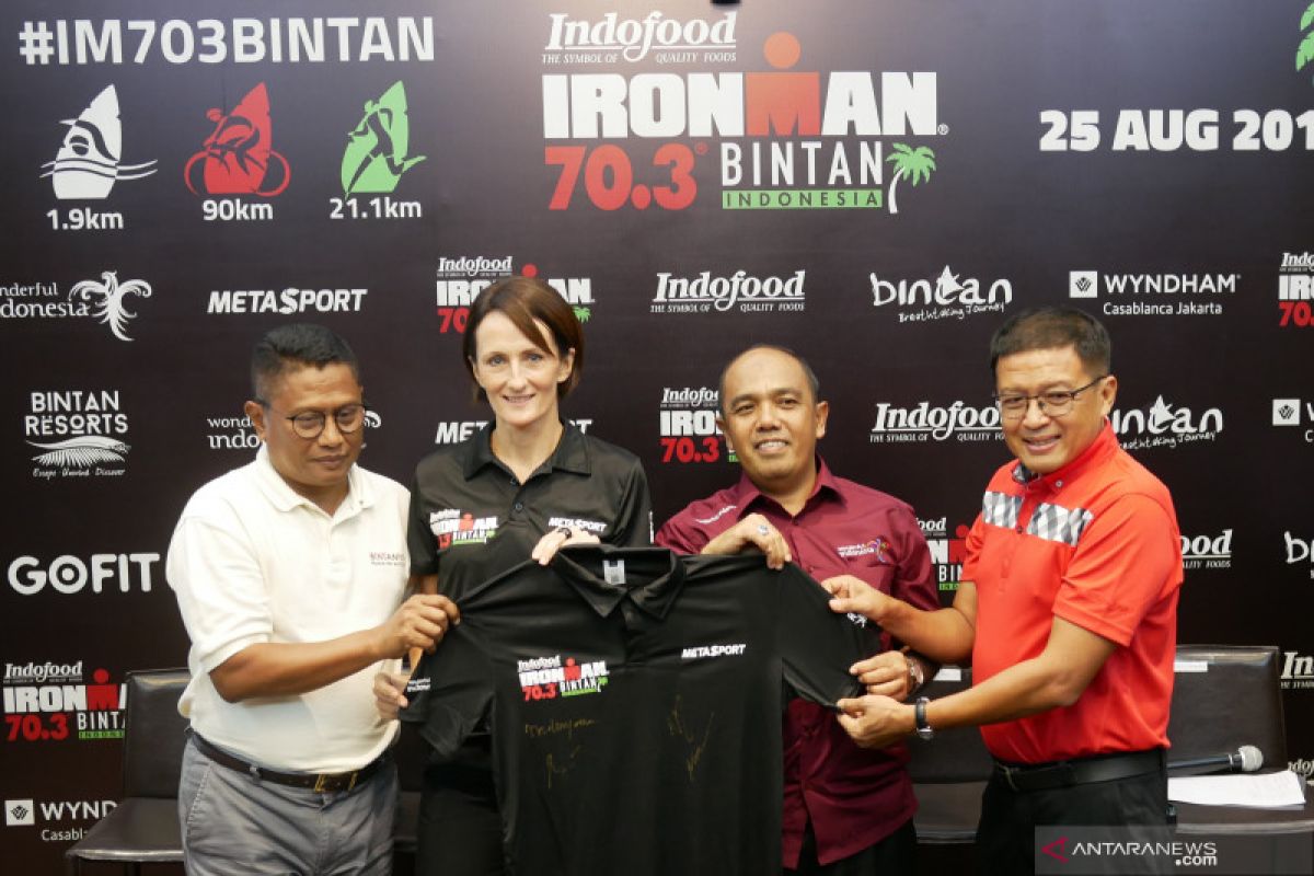 Kompetisi triathlon Ironman 70.3 digelar di Bintan