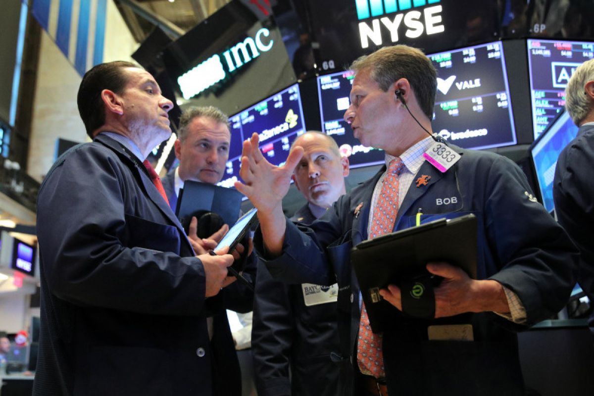 Wall Street bervariasi, investor tunggu kesaksian Powell