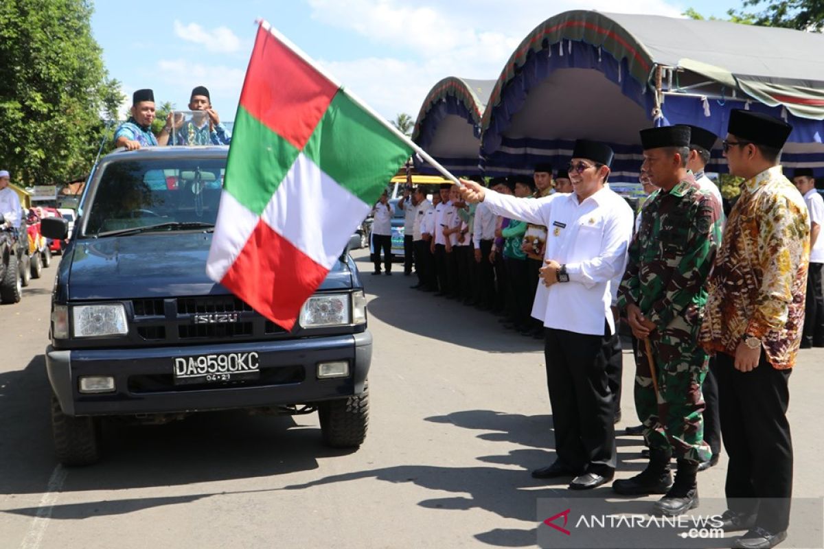 Wabup HSS lepas pawai kafilah peserta MTQ ke-47 tingkat kabupaten