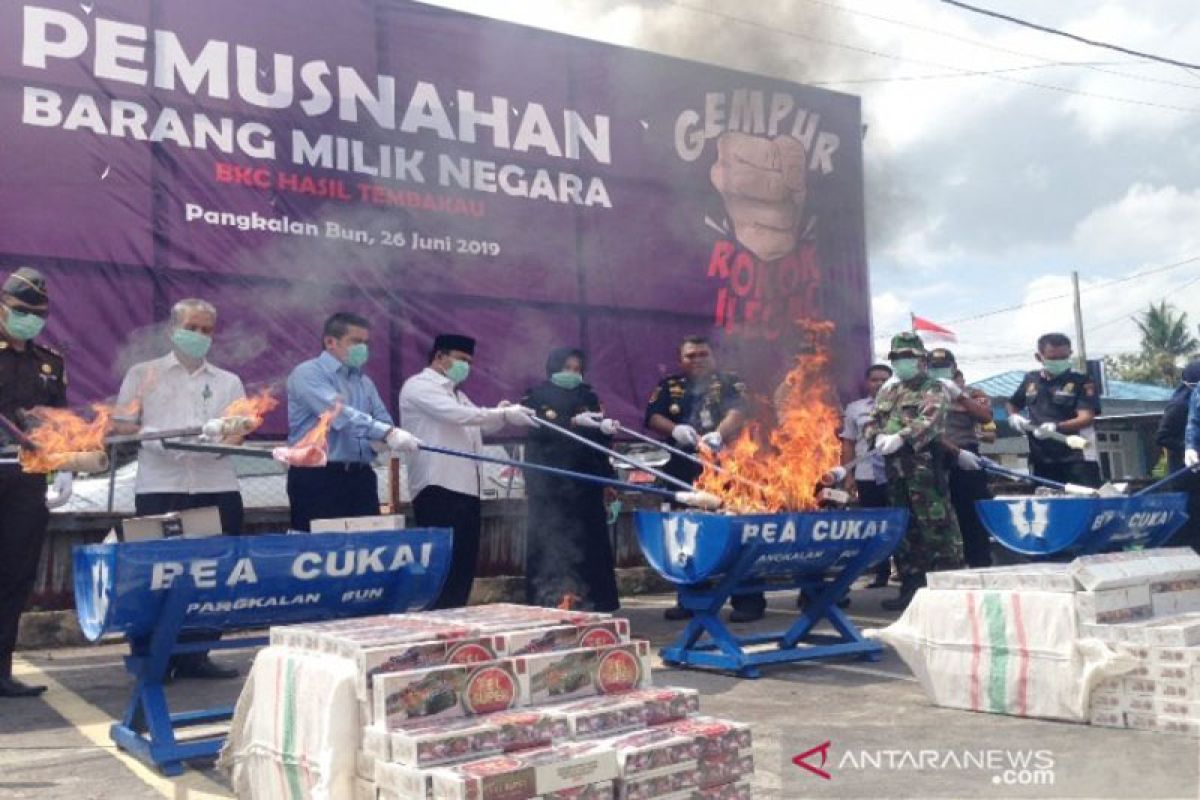 Bea Cukai Pangkalan Bun musnahkan 1,5 juta  rokok ilegal