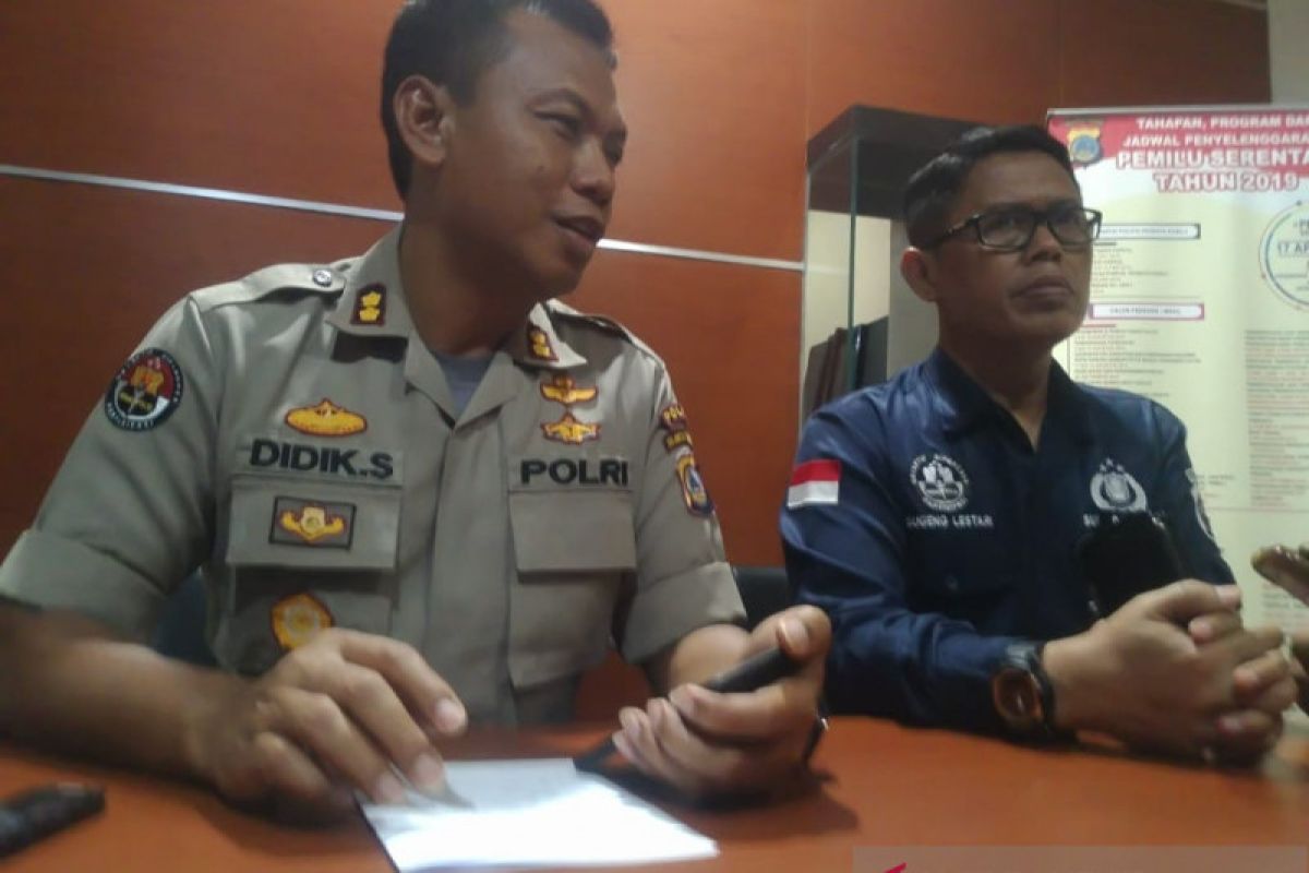 Polisi masih selidiki pelaku pembunuhan ayah-anak di Parimo