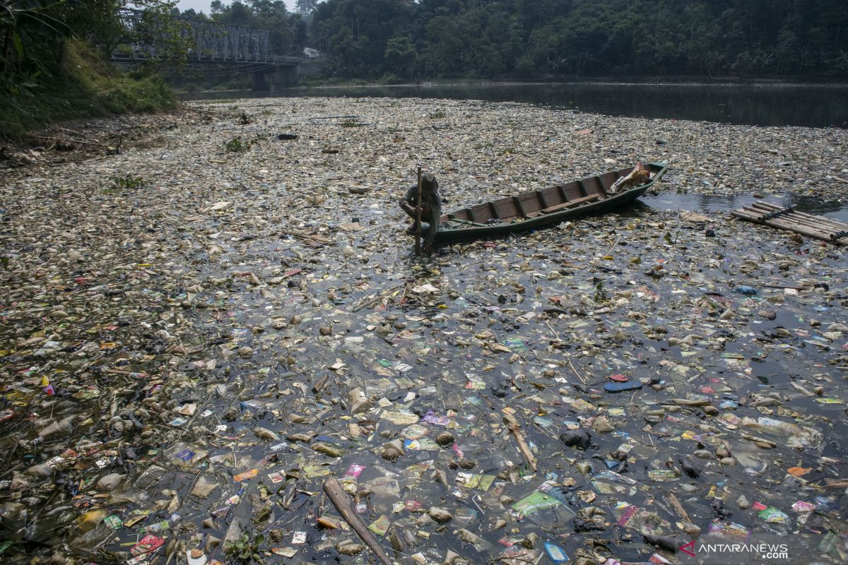 Kemenperin perlu dorong industri produksi plastik ramah lingkungan