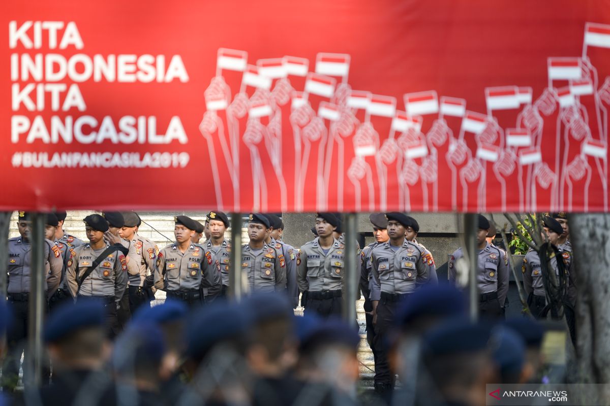 Rokok dominasi barang sitaan milik tamu sidang MK