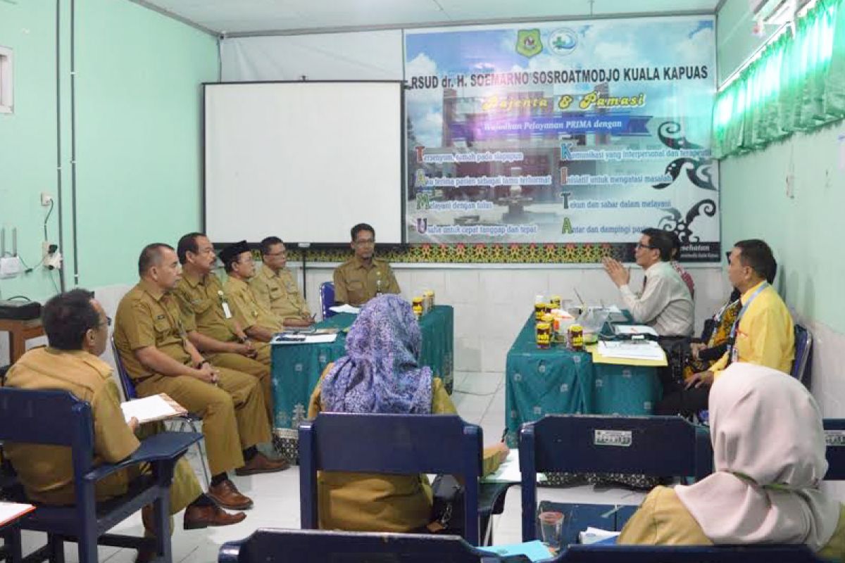 Tim lakukan survei akreditasi RSUD Kapuas