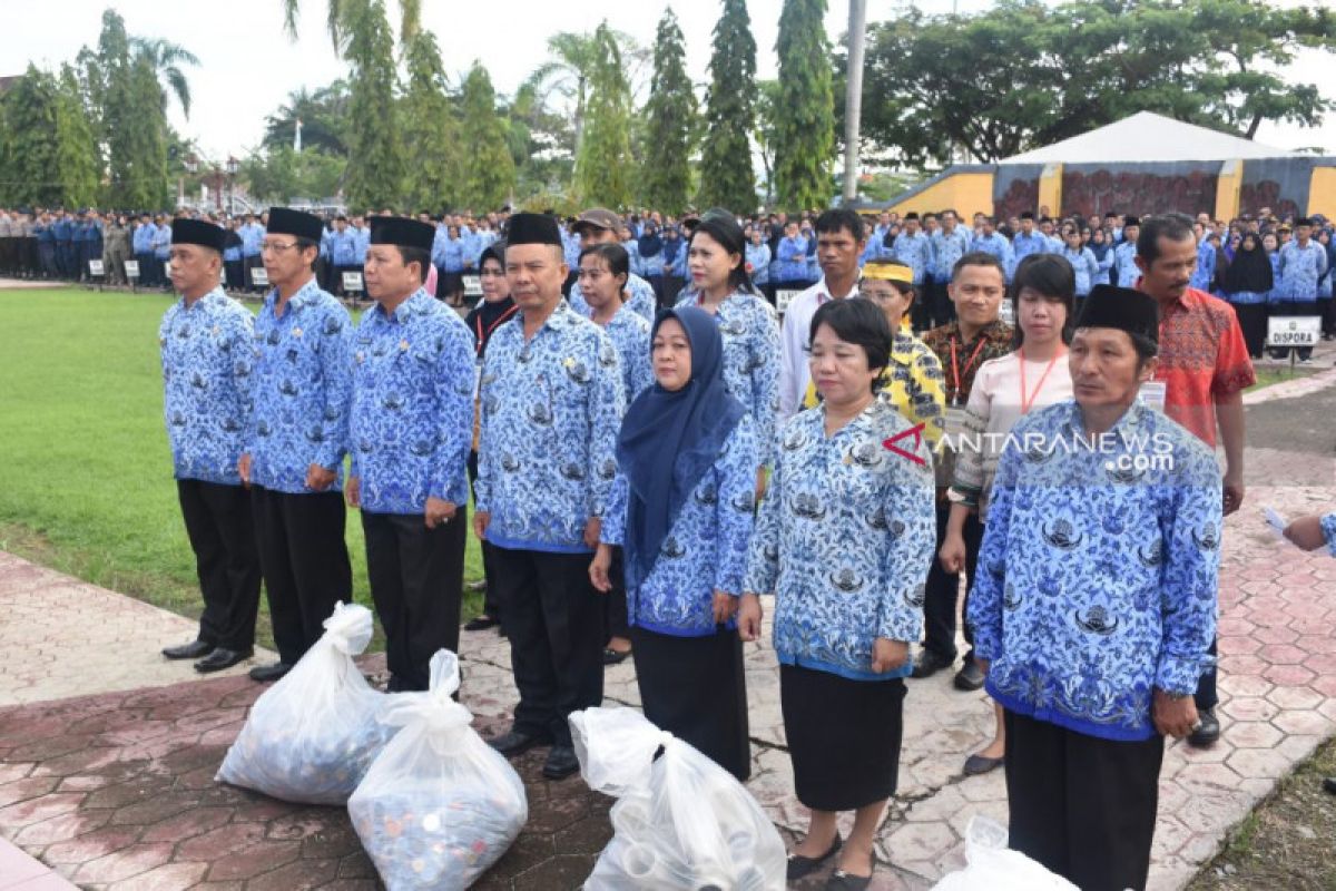 PNS Pemkab Poso diwajibkan tukar sampah dengan SK kenaikan pangkat-gaji berkala