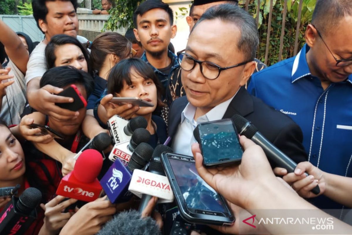 Zulkifli tinggalkan kediaman Prabowo untuk temui ulama