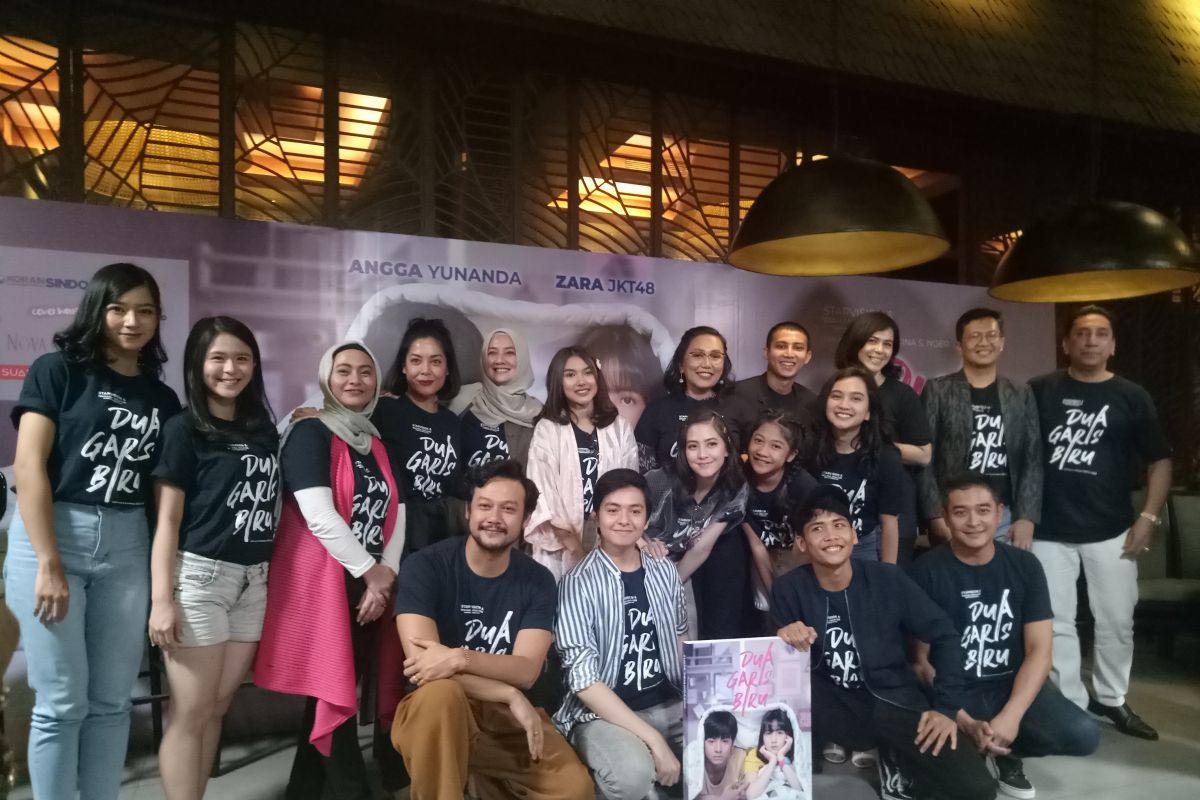 Tayang hari pertama, film "Dua Garis Biru" dapat sambutan positif