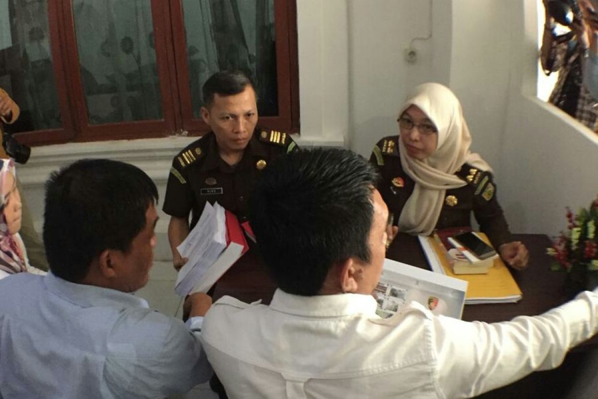 Polresta kembalikan berkas tersangka komisioner KPU Palembang ke Kejari