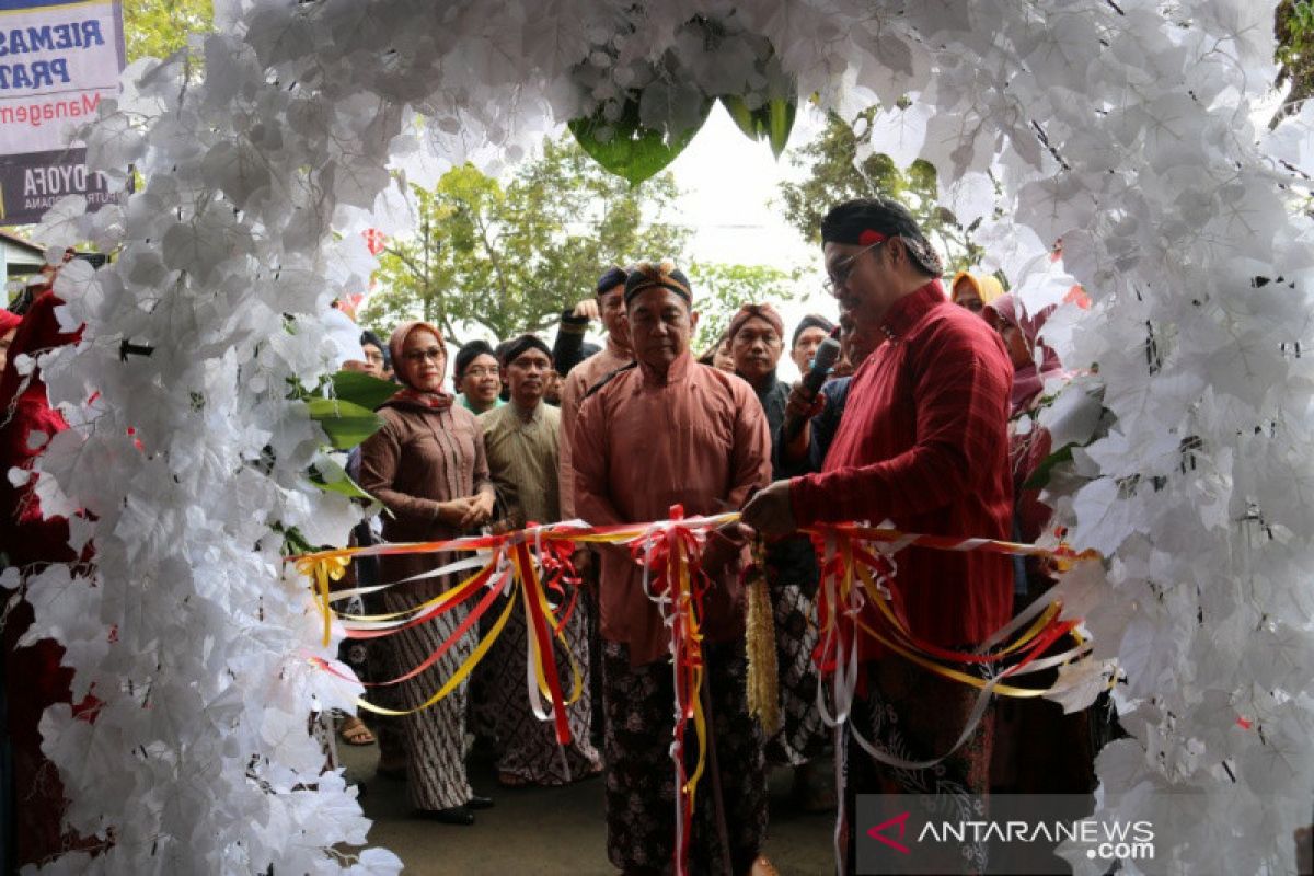 Pedagang Pasar Teteg Kulon Progo pindah ke lokasi baru