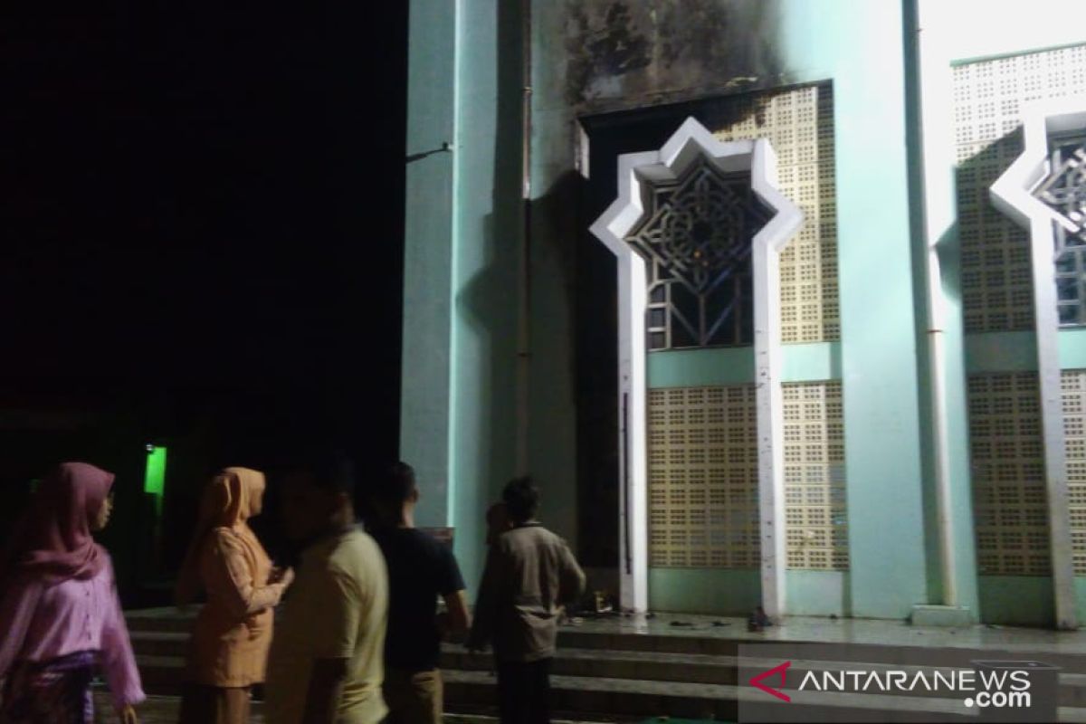 Kebakaran terjadi di Masjid Agung Nurul Iman Padang