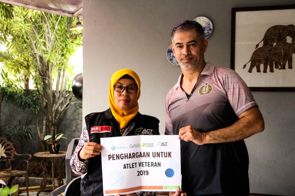 ACT Beri Penghargaan ke Legenda Voli Indonesia Pascal  Wilmar