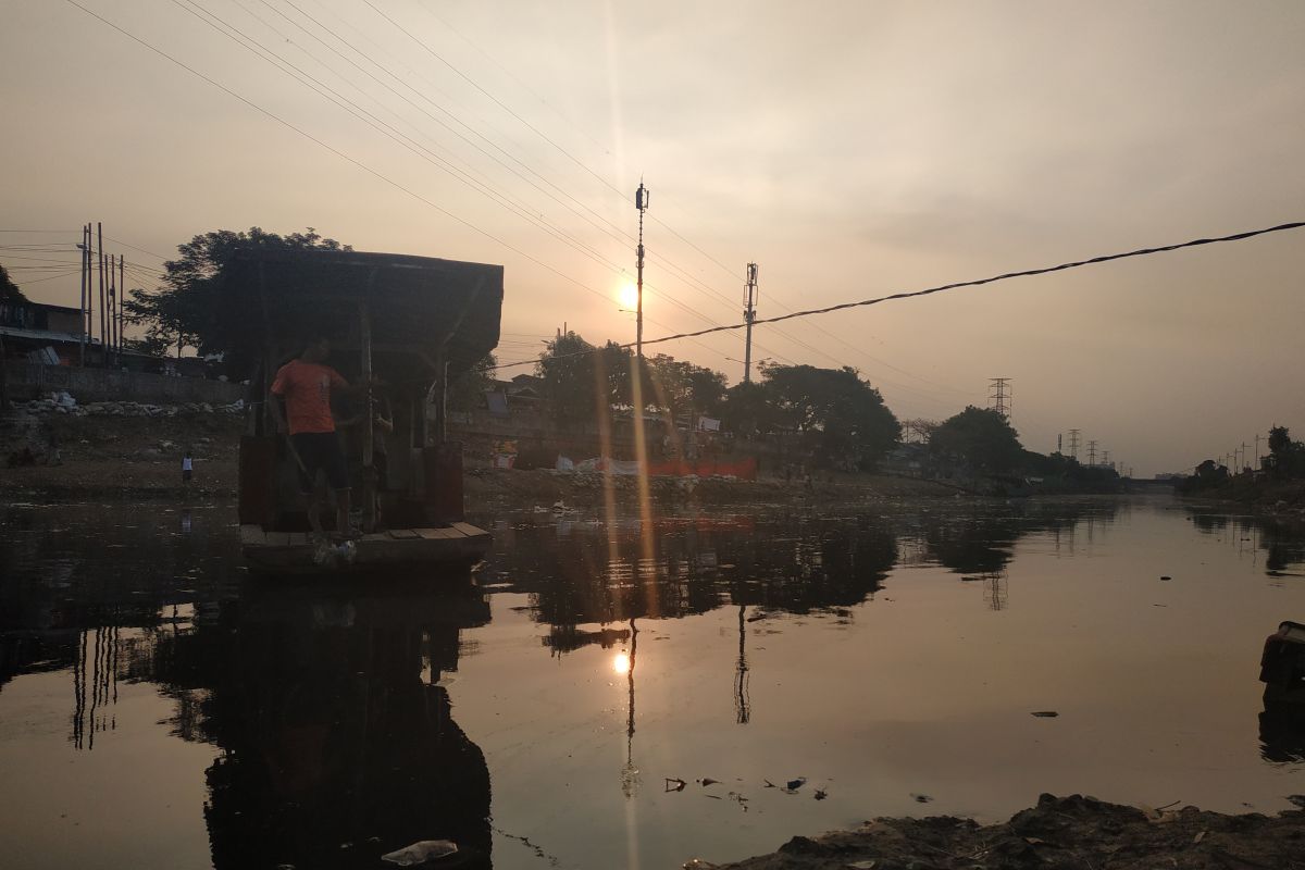 Perahu eretan masih menjadi favorit warga Jakarta