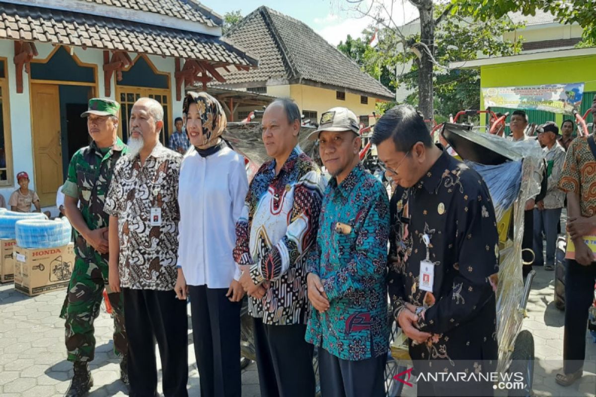 Kementan berikan bantuan puluhan alsintan kepada petani Gunung Kidul