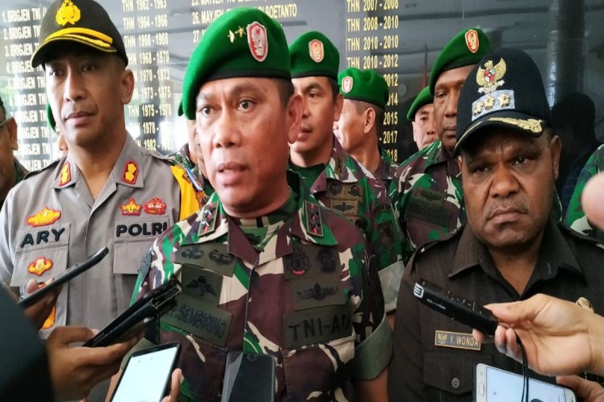 Pangdam: Heli MI hilang kontak saat terbang ke Jayapura