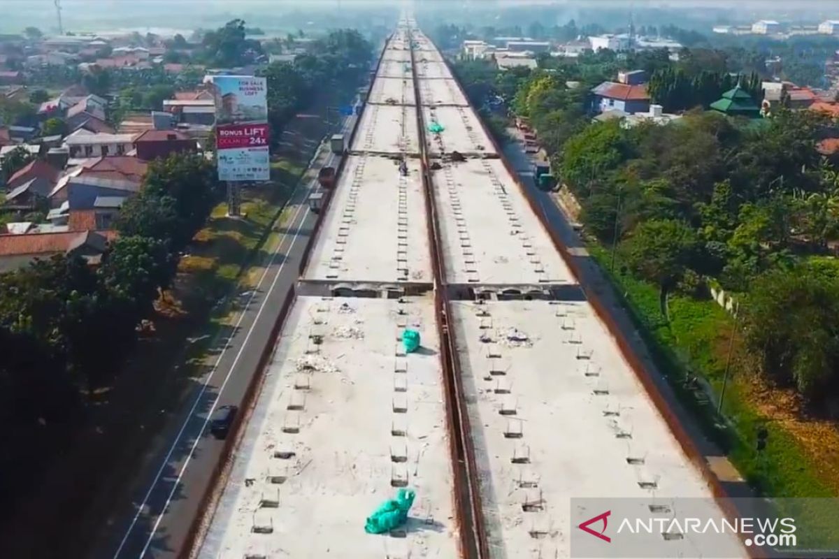 Pembangunan tol layang Jakarta-Cikampek ditargetkan tuntas September