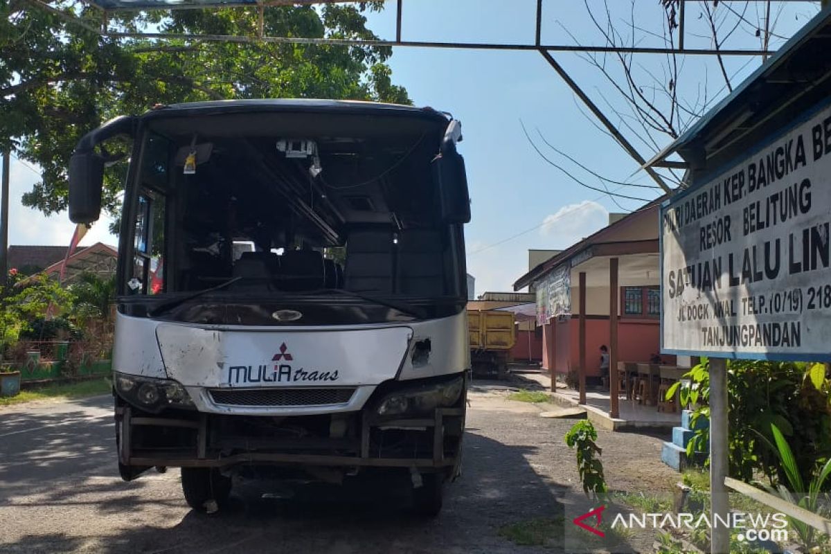Bus wisatawan di Belitung alami kecelakaan tunggal