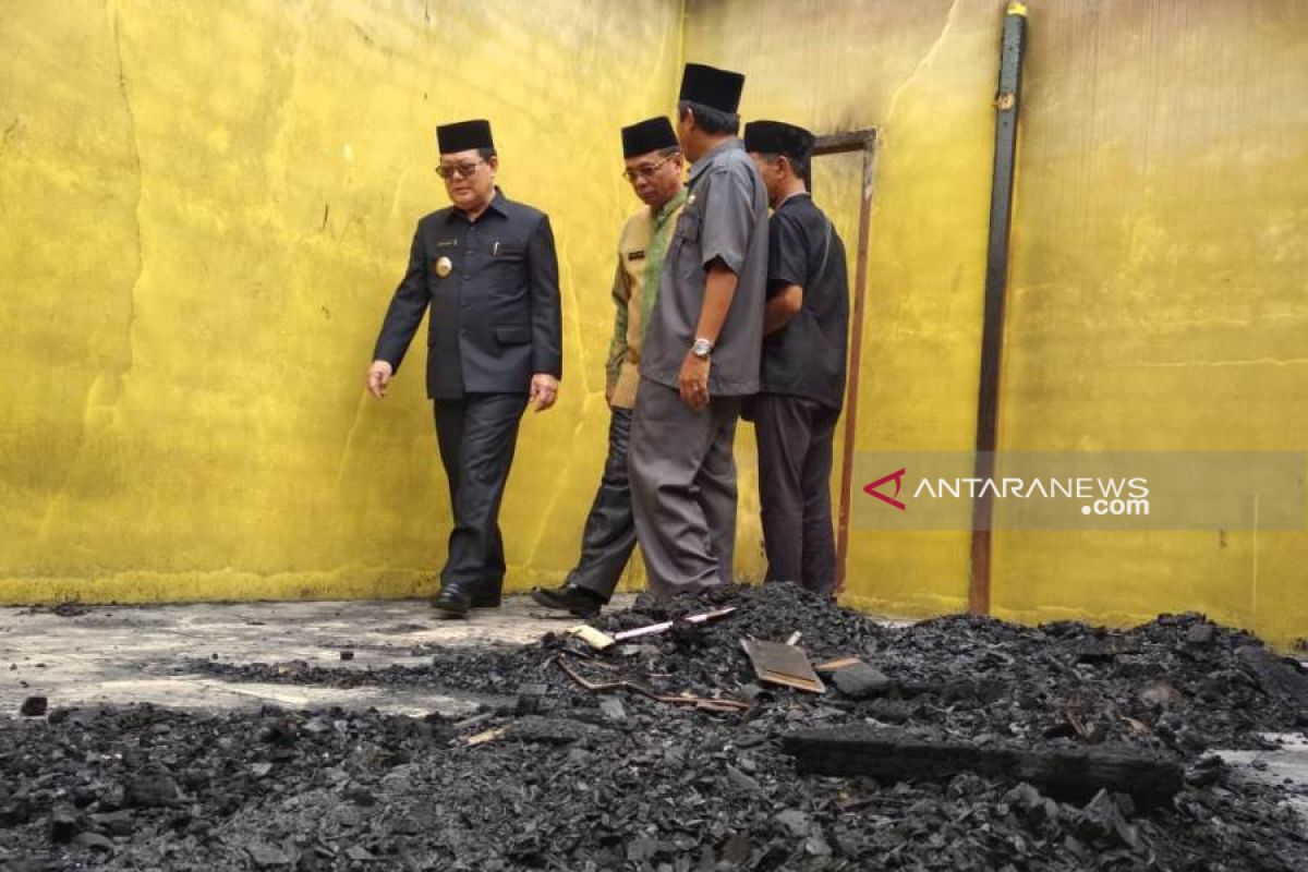 Korban kebakaran terima bantuan dari Pemkab Muratara