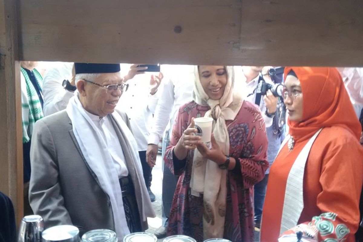 Menteri Rini resmikan Madrasah Ponpes An Nawawi Tanara