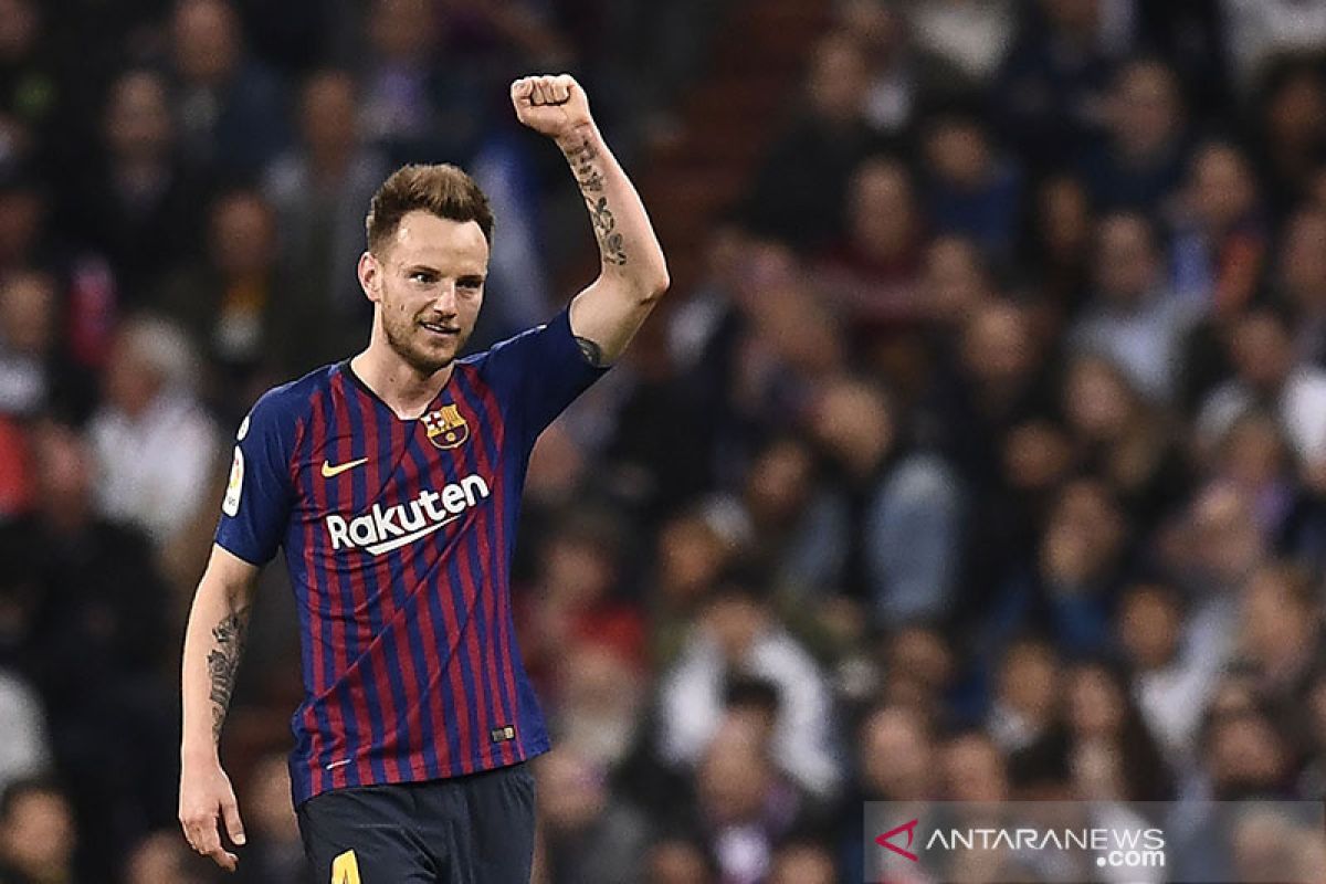 Gelandang asal Kroasia Rakitic keluhkan minimnya waktu bermain di Barcelona musim ini