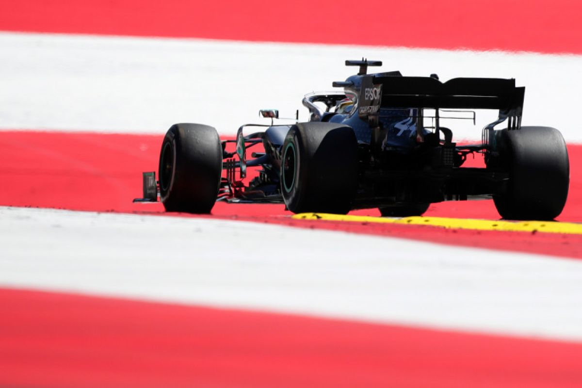 Hamilton dikenai penalti mundur tiga posisi start di Austria