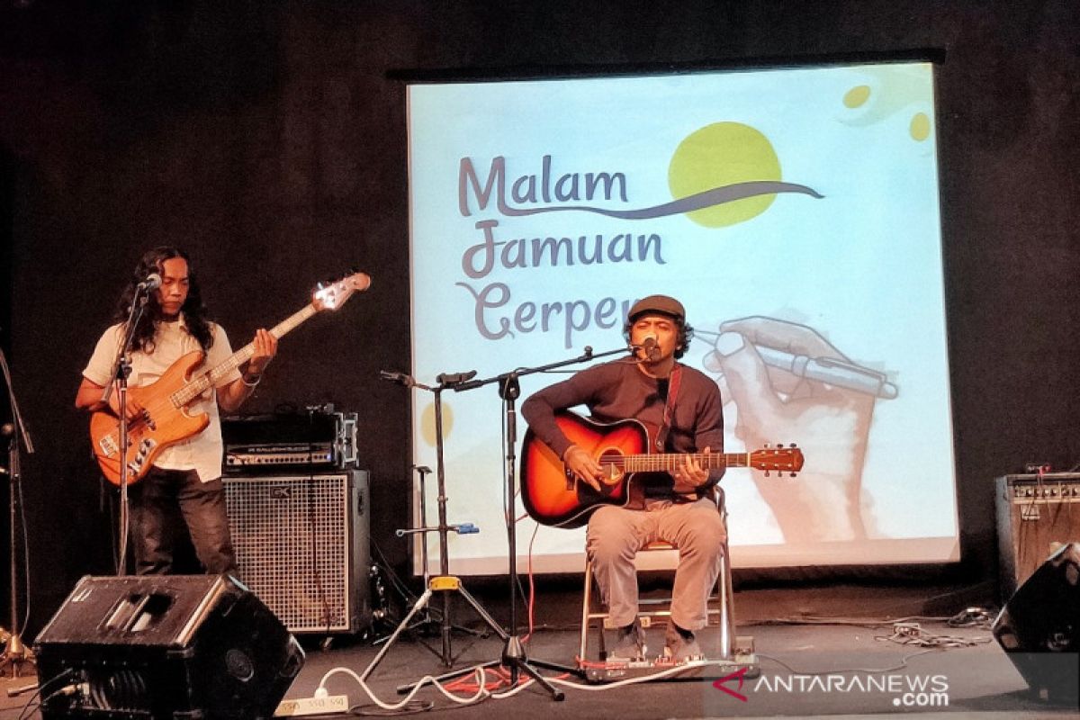 Adrian Yunan ciptakan lagu "Aroma Doa"