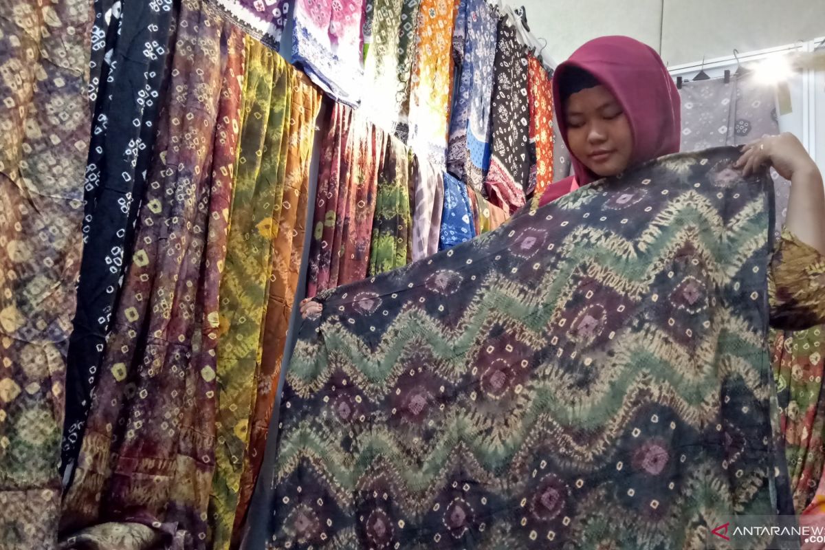 Stan Batik dominasi Pameran Destinasi Indonesia Expo