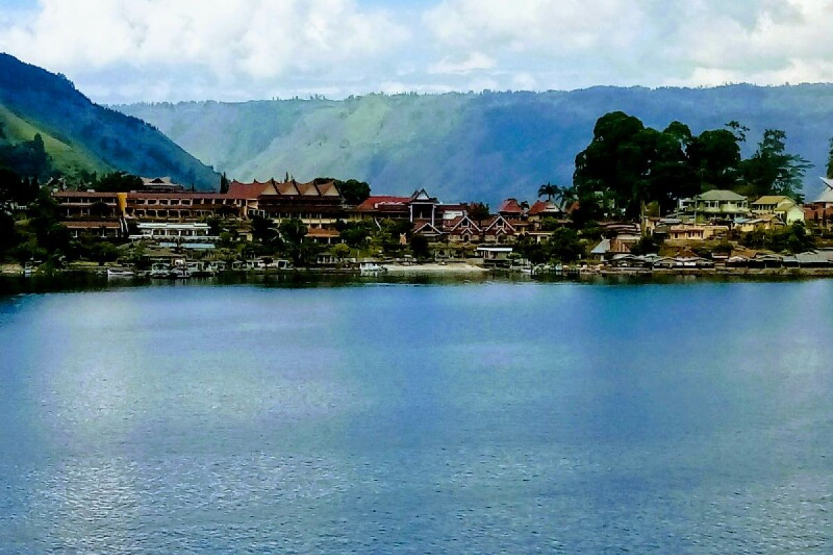 Pemerintah didesak selamatkan lingkungan Danau Toba