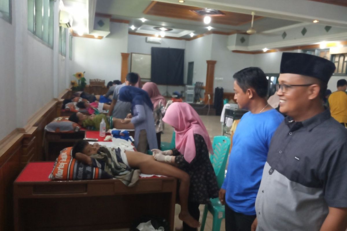 Alumni Smansa Lubukbasung gelar sunatan massal