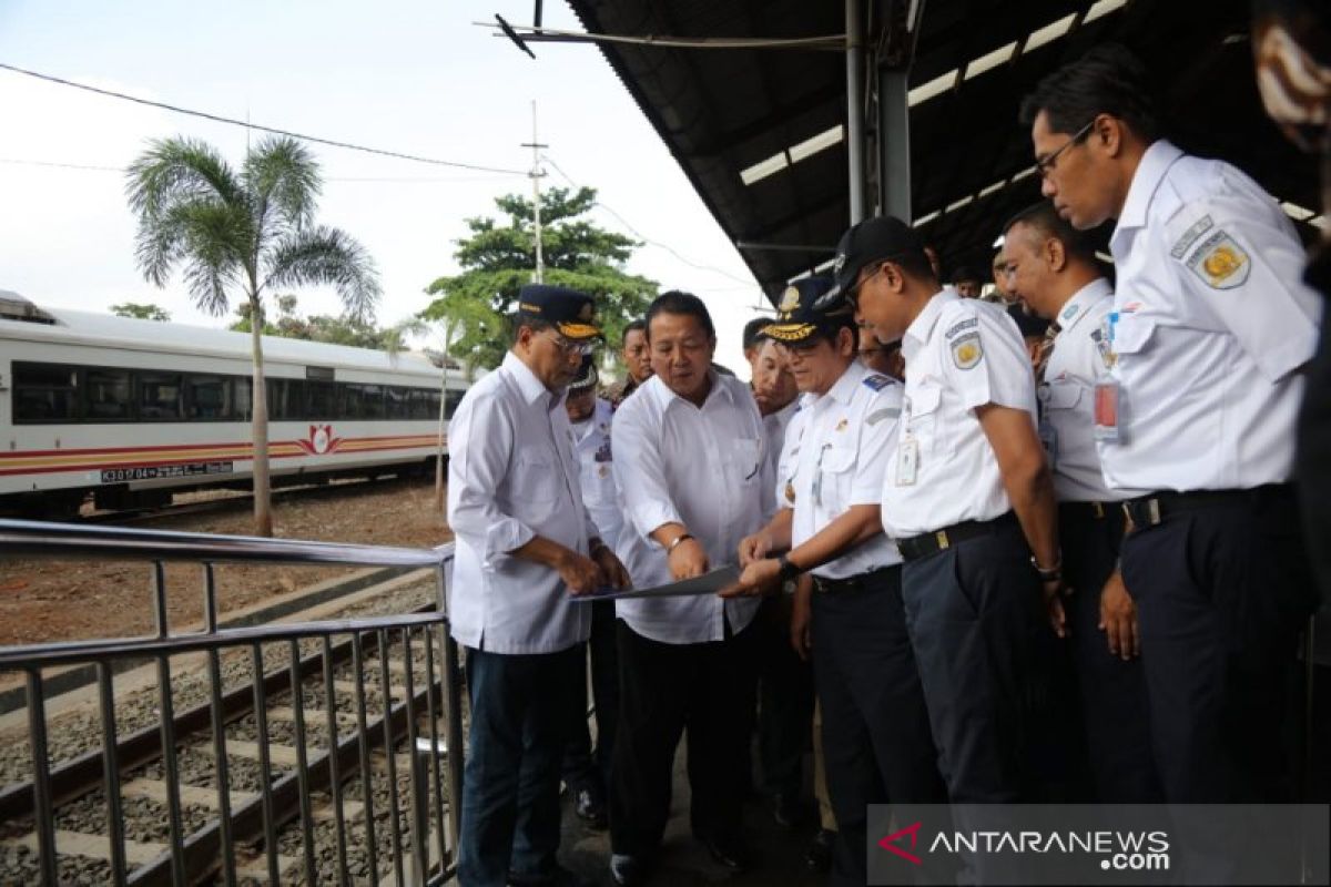 Menhub tanggapi positif pengembangan komuter antarkota