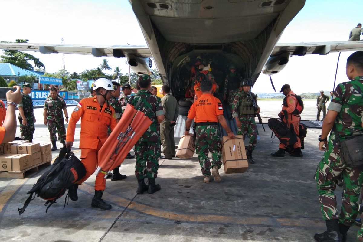 TNI hentikan sementara pencarian helikopter MI 17