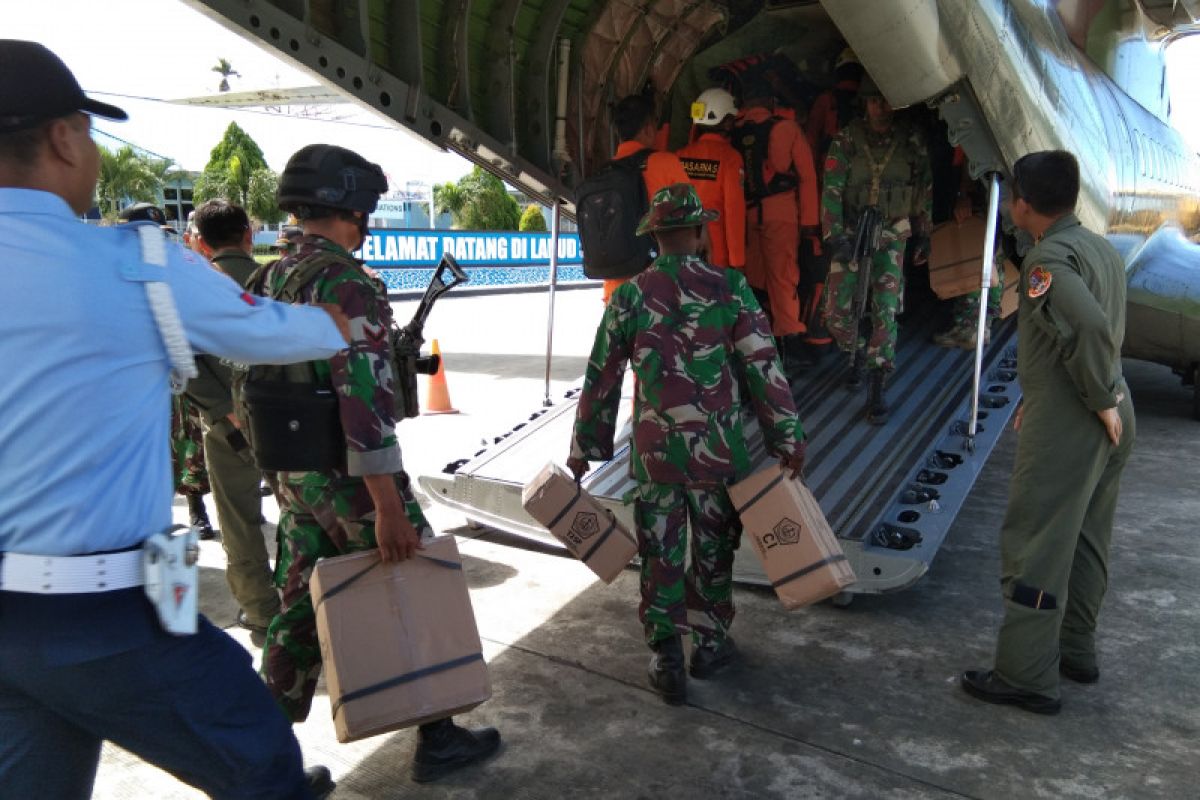 Helikopter MI 17 diperkirakan di punggung Gunung Aprok