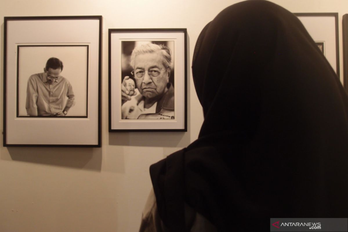 Perhelatan fotografi internasional di Indonesia, dari masa ke masa