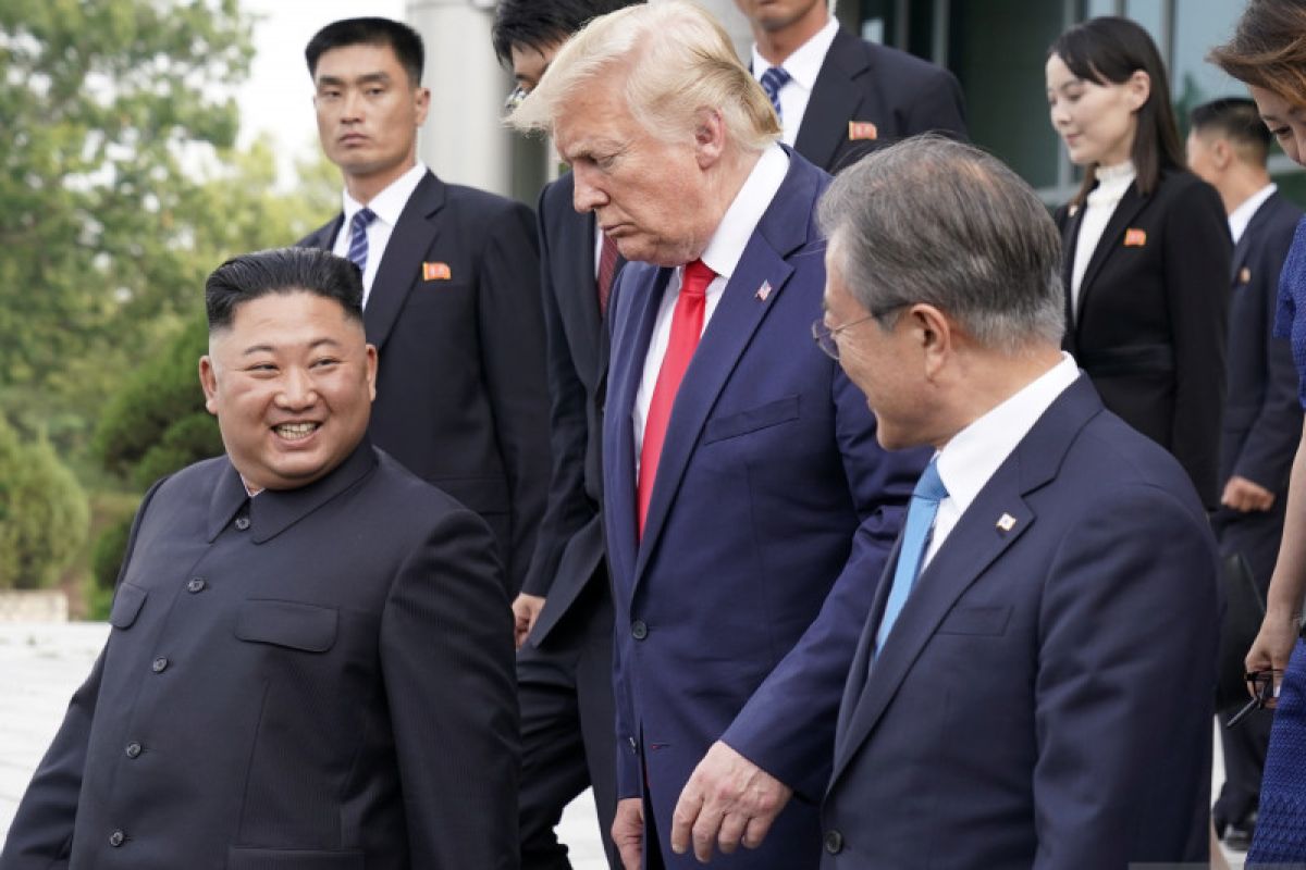 Presiden Korsel memuji ucapan ulang tahun Trump ke Kim Jong Un