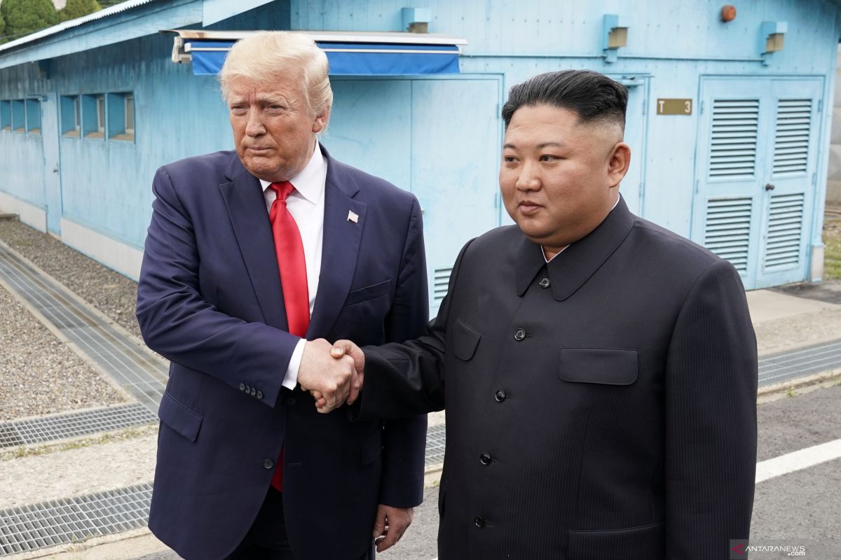 Paus puji pertemuan Trump-Kim di DMZ