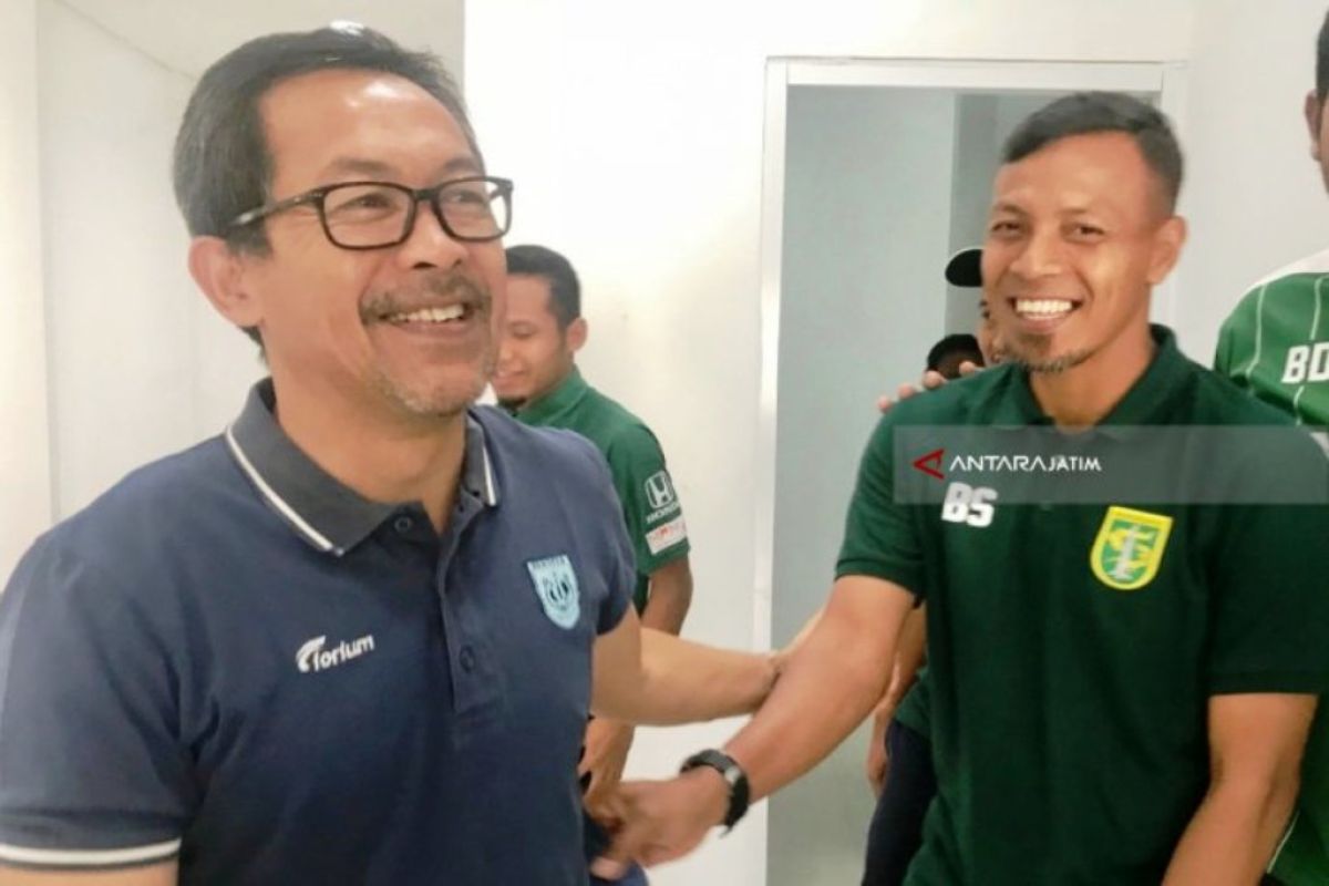 Aji Santoso mundur dari jabatan pelatih Persela