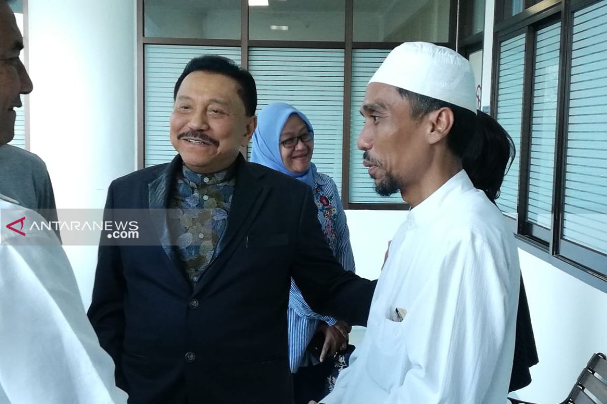 Mantan Kepala BIN Hendropriyono besuk wali kota Risma