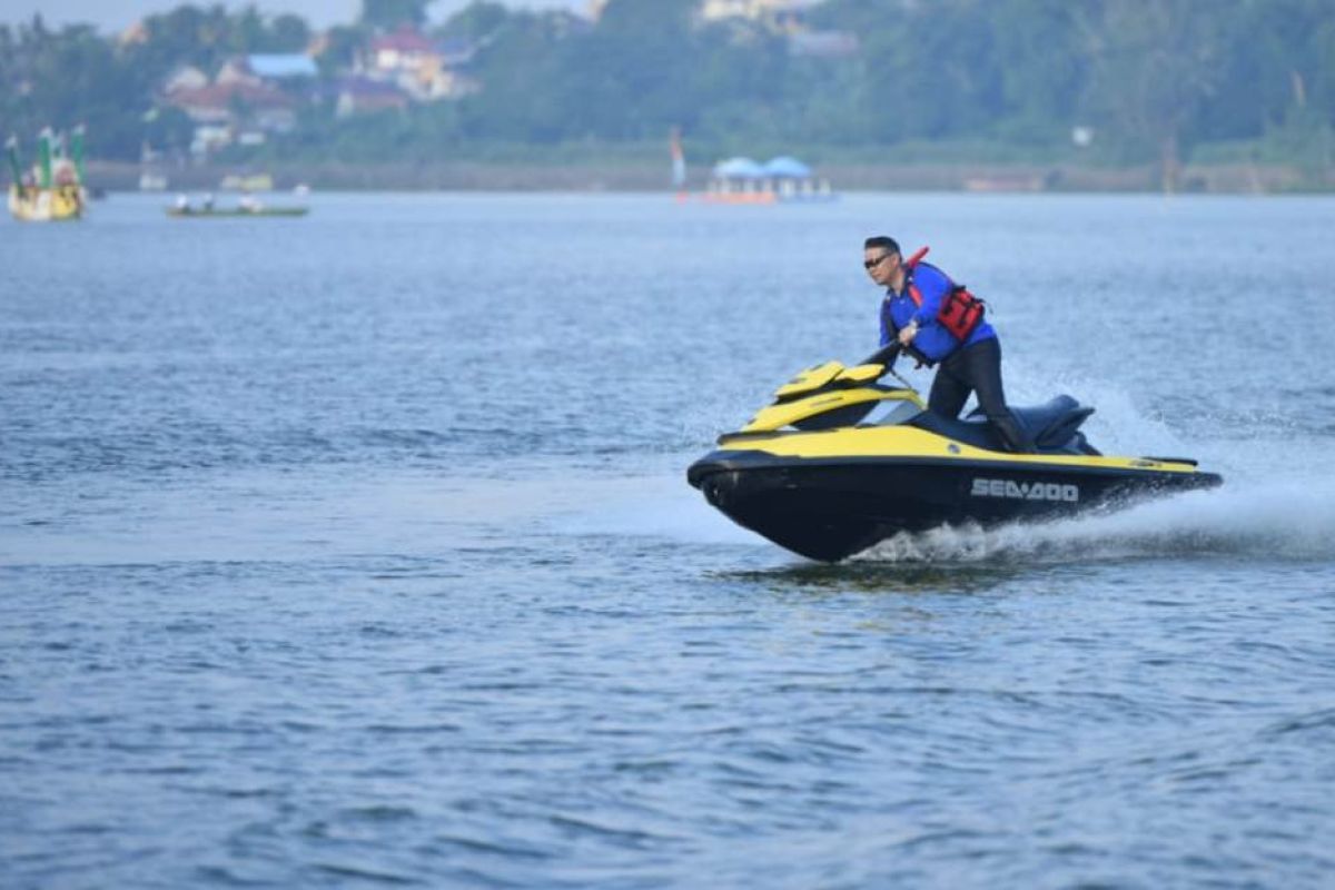 Pacu jetski, Fasha bermanuver di Danau Sipin