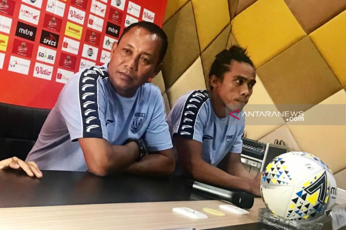 Para pemain Persela kaget Aji Santoso mundur sebagai pelatih