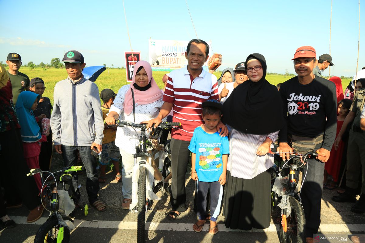 Fatimah wins Regent's bicycle prize