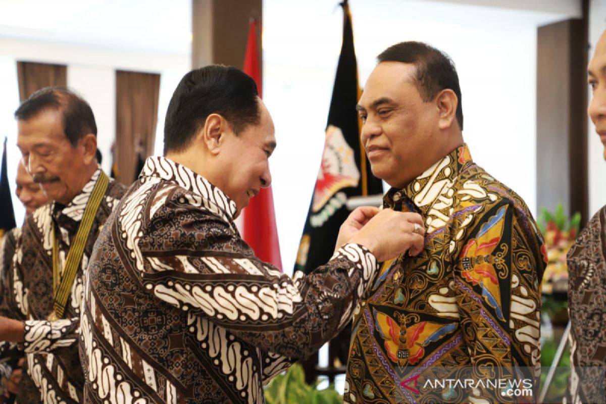 Menteri PANRB terima penghargaan Bintang Bhakti Tri Dharma Pratama